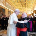 el papa recibe a ARZOBISPADO