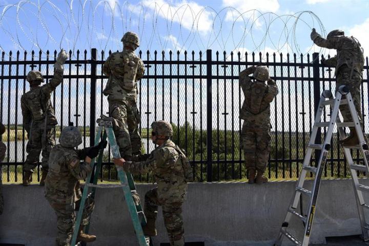 Asciende a 5.600 el número de militares en la frontera con México