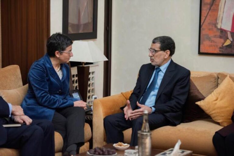 La ministra de Exteriores respalda en Rabat la labor de los consulados españoles