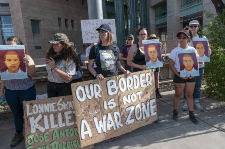 Protesta contra muro fronterizo termina en arresto de 12 activistas indígenas