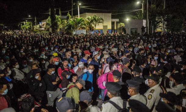 miles de migrantes HN