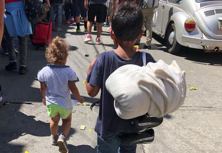 Dramática llegada de menores hondureños a frontera entre México y EEUU