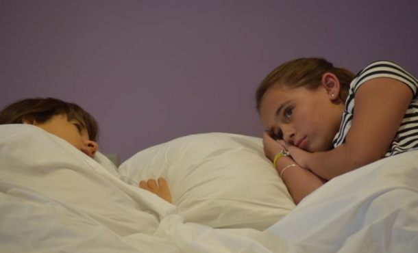 Dormir mal aumenta el riesgo de deterioro cognitivo entre los latinos