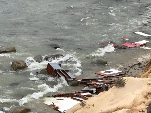 Cuatro muertos en el naufragio de bote con presuntos migrantes en San Diego