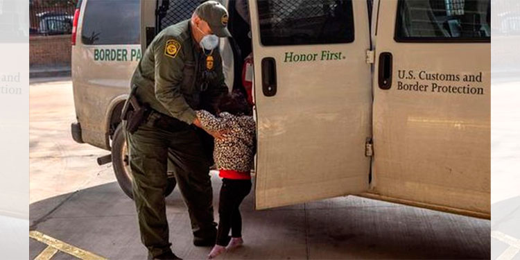 La Patrulla Fronteriza de EEUU asiste a 131 niños guatemaltecos en Arizona