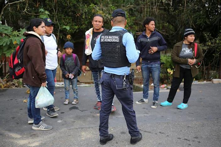 Conadeh pide a Fiscalía proceder contra policías por cobros ilegales a migrantes