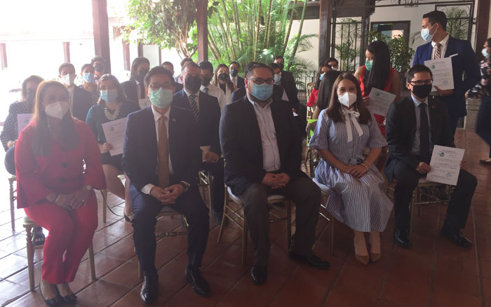 Embajada de Taiwán en Honduras realiza ceremonia de entrega de certificados de becas 2021