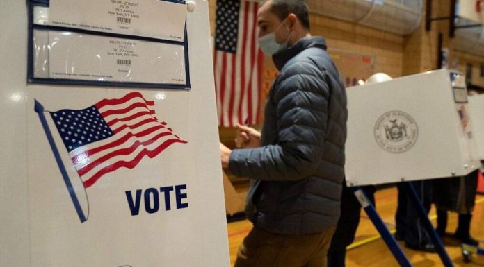 Nueva York da luz verde definitiva a norma que permitirá a inmigrantes votar