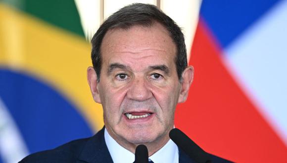 El canciller chileno renuncia tras críticas por ausencia en crisis migratoria