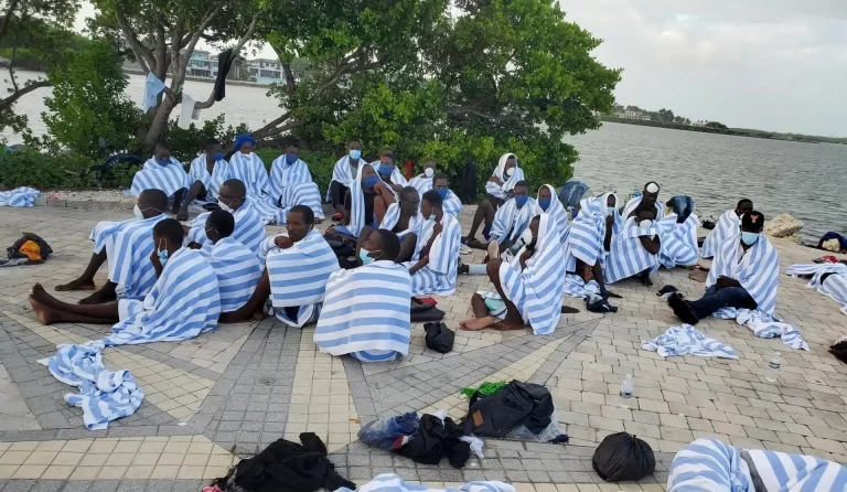Más de 300 haitianos son detenidos cerca de las costas de Florida (EEUU)