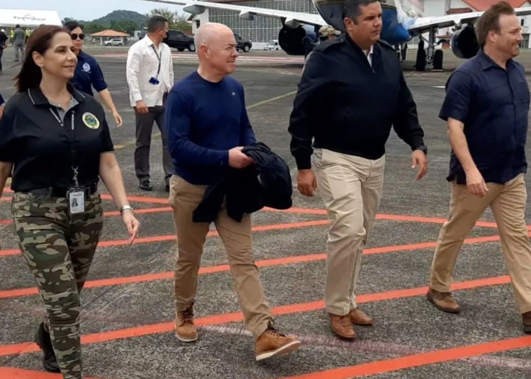 Mayorkas llega a Panamá para reunión continental sobre migración y seguridad