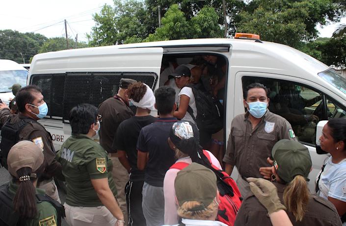Quinta caravana migrante avanza seis horas y es disuelta en sureste de México