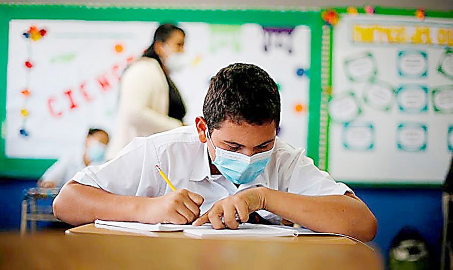 Se debió retornar a clases presenciales tres semanas después de asueto veraniego, según el magisterio