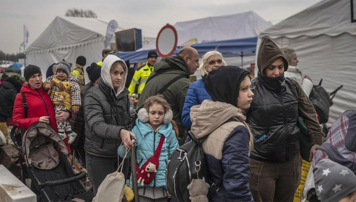 Los refugiados ucranianos llegan a 5 millones mientras Rusia ataca el Donbás