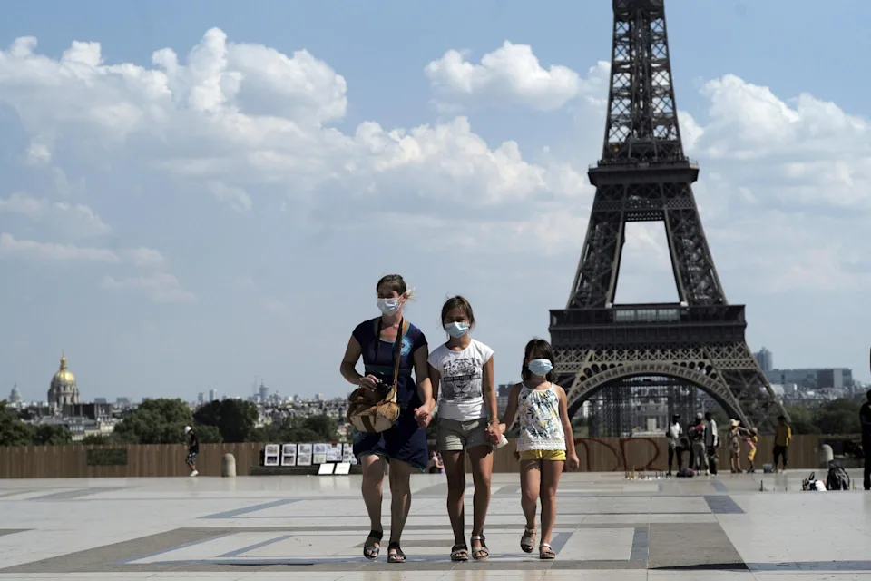 Los diputados franceses votan suprimir un acuerdo ventajoso para los migrantes argelinos