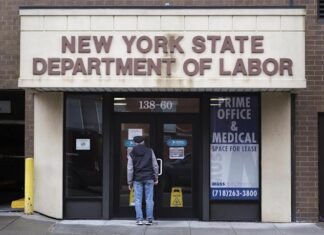 Suben a 200 mil las solicitudes semanales de subsidio por desempleo en EEUU