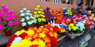 Comercio hondureño se inunda de flores y detalles en Día de las Madres