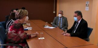 Embajadora de EEUU dialoga con asesor presidencial en materia de corrupción sobre el combate a ese flagelo