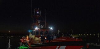 Al menos 8 muertos en una patera naufragada en Alborán