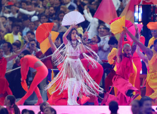 Camila Cabello brilla entre el caos de Saint Dennis