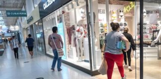 El apetito de los consumidores dispara el déficit comercial de EEUU un 22 %