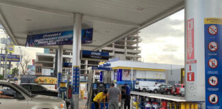 Inicia racionamiento en venta de gasolina por paro de transporte pesado en Honduras