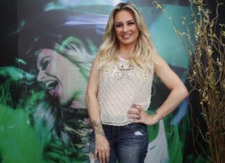 La mexicana María José, más apasionada y menos perfecta en nueva música