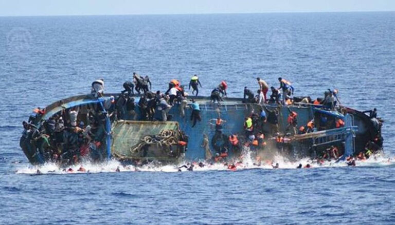 Mueren 44 emigrantes en el naufragio de su patera al sur de El Aaiún