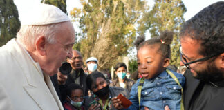 Papa destaca la aportación fundamental de los migrantes en la sociedad