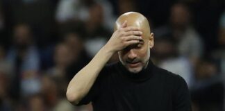 Guardiola, visiblemente enfadado con un cámara en el partido del Newcastle