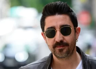 Álex Ubago celebra que «20 años dan mucho de sí» con un disco recopilatorio