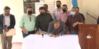 Ministro Sponda y colegios magisteriales pactan derogación de reglamentos de la Ley Fundamental de Educación