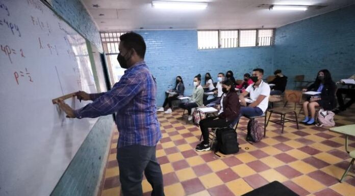 El cierre de escuelas hipotecó el futuro de millones de niños en Latinoamérica