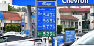 El precio de la gasolina en EEUU llega a 5 dólares por galón, lo nunca visto