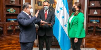 Presidenta Castro juramenta a nuevo embajador de Honduras en Italia