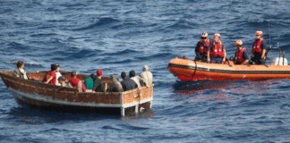 EEUU intercepta un bote con cerca de 150 inmigrantes al sureste de Florida