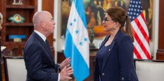 Secretario de Seguridad de EEUU se reúne con presidenta hondureña y agenda continúa este martes