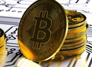 Latinos y negros invierten más en criptomoneda en busca de riqueza equitativa