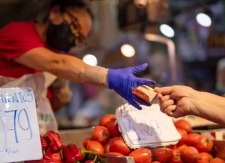 La comunidad hispana, las más afectada por la inflación en EEUU