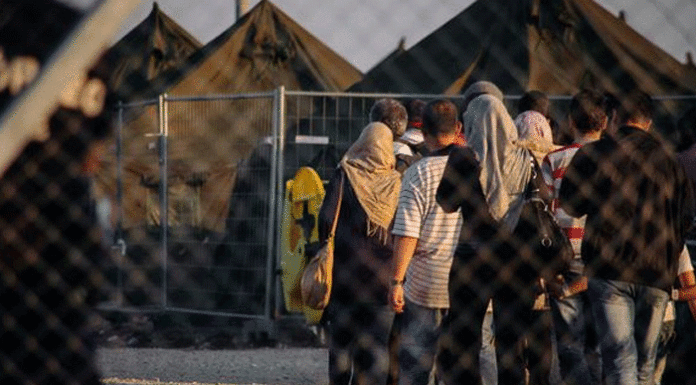 La CE amenaza con usar todos sus «poderes» contra Hungría si envía migrantes a Bruselas