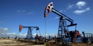 El petróleo de Texas abre con un descenso del 1.55 %, hasta 102,60 dólares