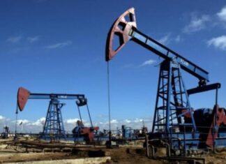 El petróleo de Texas abre con un descenso del 1.55 %, hasta 102,60 dólares