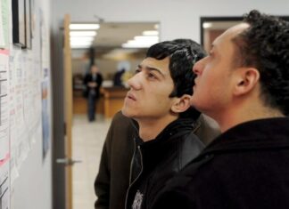 El desempleo sigue bajo en EEUU y aleja el fantasma de una recesión inminente