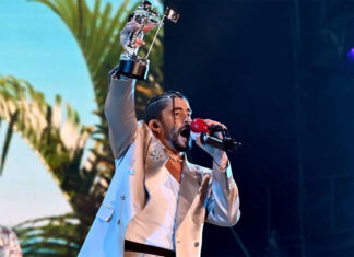 El puertorriqueño Bad Bunny, mejor artista del año en los premios VMA de MTV