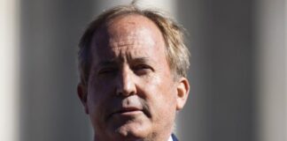 Fiscal de Texas arremete contra Biden al perder pelea de «Quédate en México»