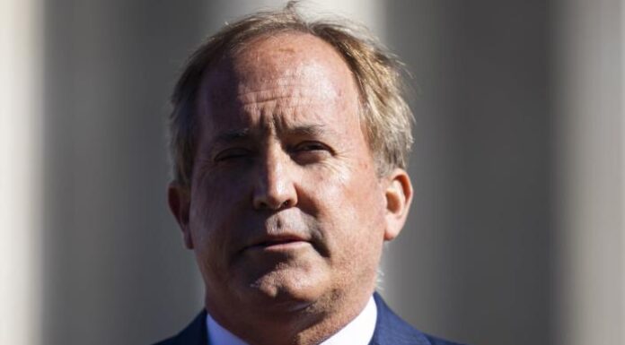 Fiscal de Texas arremete contra Biden al perder pelea de «Quédate en México»