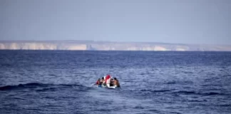 Más de 40 migrantes están a la deriva frente a Malta