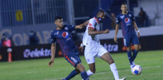 Motagua por liderato de Olimpia en clásico hondureño con técnicos argentinos