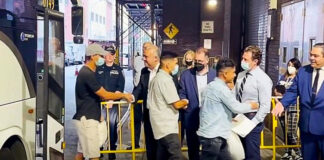 Nueva York dice que Gobierno de Texas envía a los inmigrantes «como ganado»