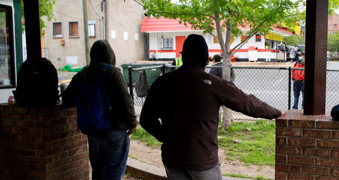 Unos 7 mil salvadoreños trabajan legalmente en EEUU y Canadá, según Gobierno